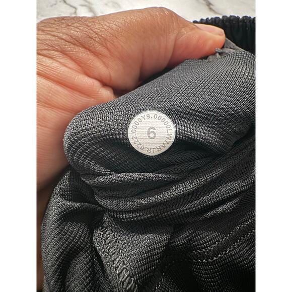 Lululemon Speed Up Shorts 2.5” Mid Rise Black Lined Running Athletic Women’s  6 - Picture 3 of 8